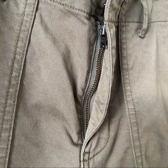 Aritiza "Golden Tna" Heroic Khaki Joggers - Picture 8 of 14